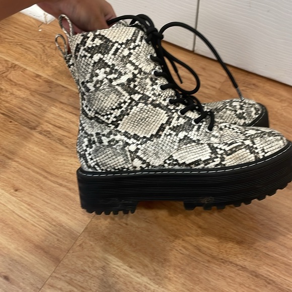 H&M snake skin platform boots - Picture 6 of 9